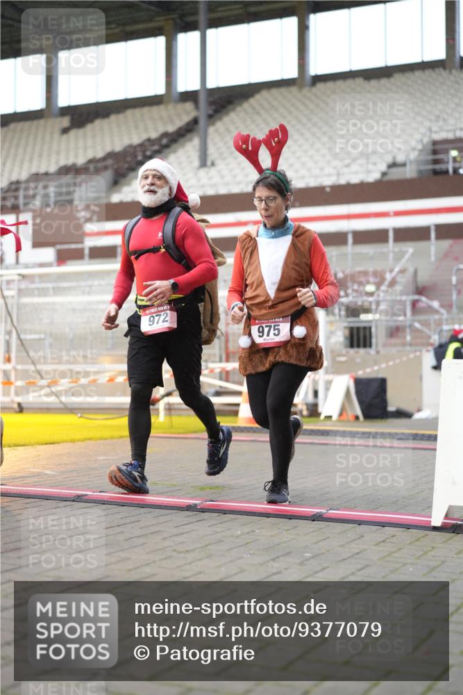 07.12.2025 - St. Pauli X-Mass-Run No. 15 Patografie http://msf.ph/oto/9377079 07.12.2025 10:06:50 Ziel 217, 366, 867, 972, 975, 1007, 1103, 1505, 1735, 1736, 2129, 3189, 3330, 3333, 4354, 4735, 4738 meine-sportfotos.de