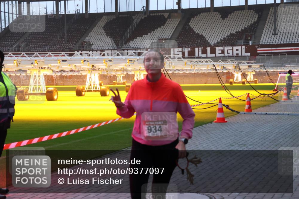 07.12.2025 - St. Pauli X-Mass-Run No. 15 Luisa Fischer http://msf.ph/oto/9377097 07.12.2025 10:00:16 Ziel 934, 488, 802, 910, 911, 934, 961, 1112, 1333, 1354, 1360, 1404, 1763, 2140, 2141, 2186, 2204, 2207, 2729, 2964, 3513, 4029, 4051, 4052, 4465 meine-sportfotos.de