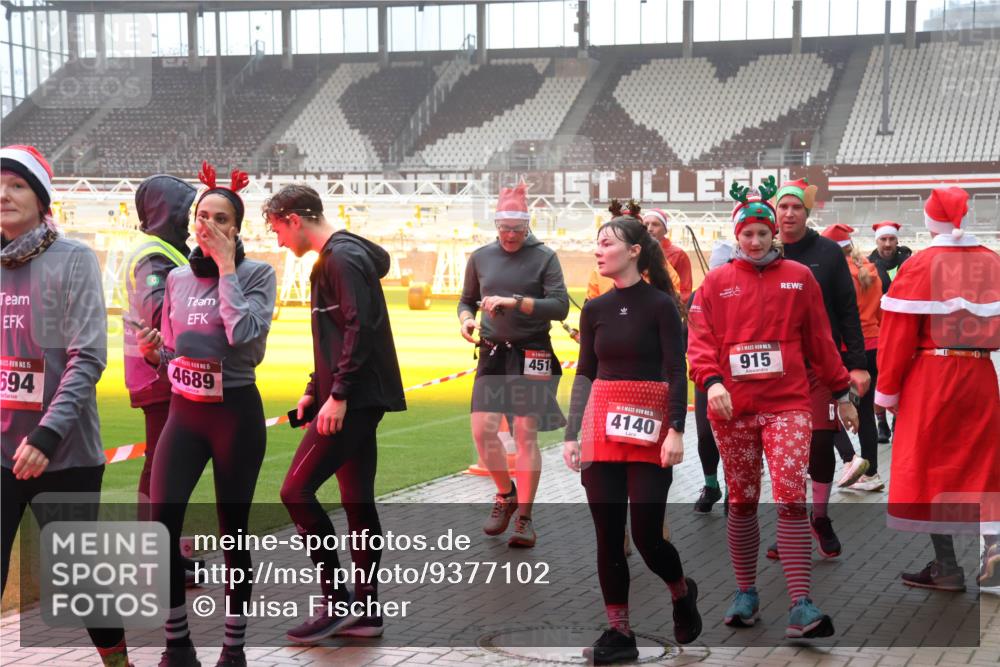 07.12.2025 - St. Pauli X-Mass-Run No. 15 Luisa Fischer http://msf.ph/oto/9377102 07.12.2025 10:25:29 Ziel 15, 694, 5, 4689, 451, 1, 4140, 915, 0, 915, 974, 1012, 1247, 1977, 1987, 1995, 3152, 3962, 4078, 4079, 4091, 4092, 4118, 4119, 4121, 4135, 4136, 4155, 4177, 4201, 4204, 4284, 4335, 4431, 4445, 4474, 4482, 4485, 4496, 4497, 4513, 4514, 4530, 4541, 4542, 4766, 4780, 4846 meine-sportfotos.de