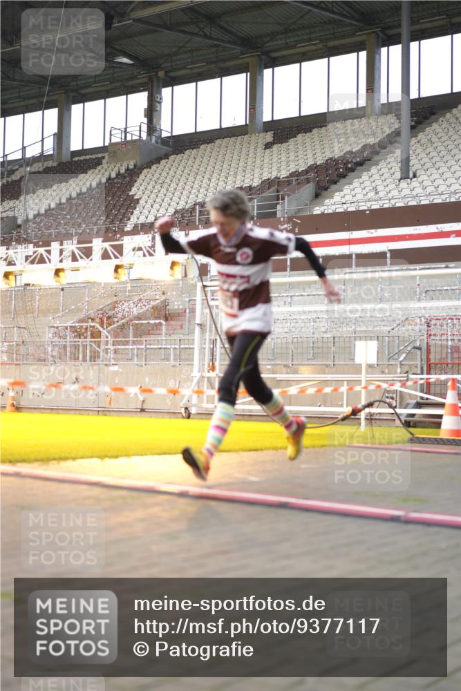 07.12.2025 - St. Pauli X-Mass-Run No. 15 Patografie http://msf.ph/oto/9377117 07.12.2025 10:07:08 Ziel 421, 792, 1572, 2983, 3414, 3945, 4354 meine-sportfotos.de