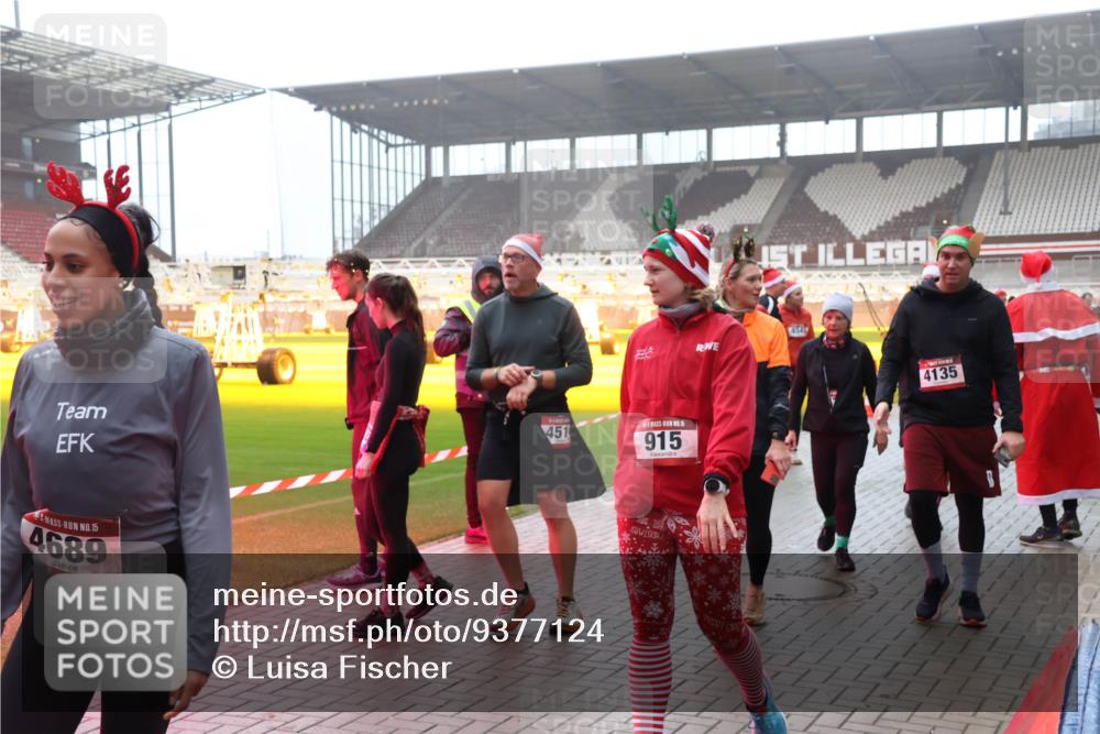 07.12.2025 - St. Pauli X-Mass-Run No. 15 Luisa Fischer http://msf.ph/oto/9377124 07.12.2025 10:25:32 Ziel 451, 5, 915, 15, 4689, 4135, 915, 974, 1012, 1247, 1631, 1977, 1987, 1995, 2029, 3152, 3962, 4078, 4079, 4091, 4092, 4118, 4119, 4121, 4135, 4136, 4155, 4177, 4201, 4204, 4284, 4335, 4431, 4445, 4474, 4482, 4485, 4496, 4497, 4513, 4514, 4530, 4541, 4542, 4846 meine-sportfotos.de