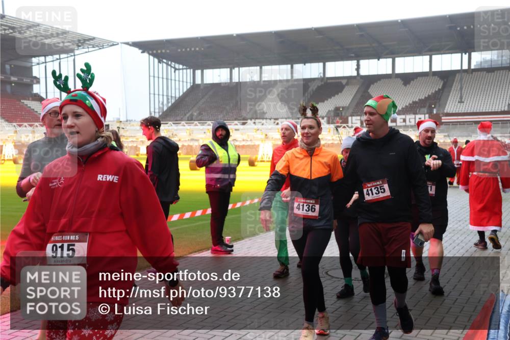 07.12.2025 - St. Pauli X-Mass-Run No. 15 Luisa Fischer http://msf.ph/oto/9377138 07.12.2025 10:25:34 Ziel 9, 15, 915, 4136, 4135, 31, 915, 974, 1012, 1247, 1631, 1977, 1987, 1995, 2029, 3152, 3962, 4078, 4079, 4091, 4092, 4118, 4119, 4121, 4135, 4136, 4155, 4177, 4201, 4204, 4284, 4335, 4431, 4445, 4474, 4482, 4485, 4496, 4497, 4513, 4514, 4530, 4541, 4846 meine-sportfotos.de