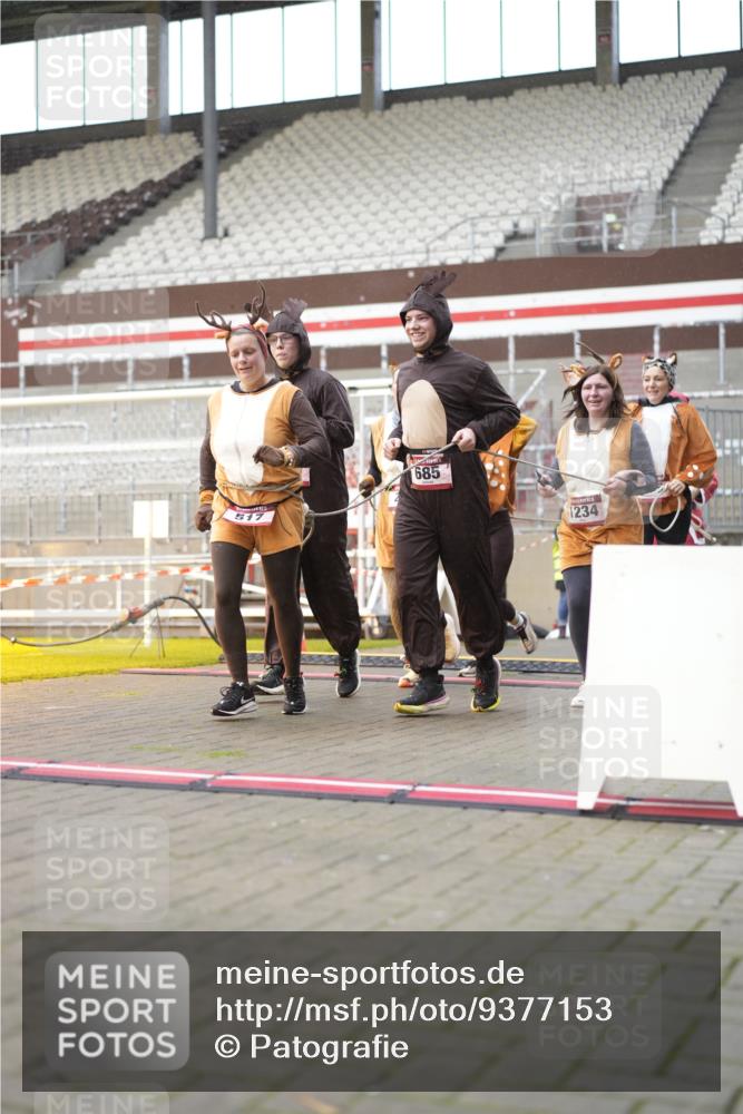 07.12.2025 - St. Pauli X-Mass-Run No. 15 Patografie http://msf.ph/oto/9377153 07.12.2025 10:07:16 Ziel 256, 265, 272, 517, 657, 685, 716, 767, 1187, 1234, 2983, 3414 meine-sportfotos.de