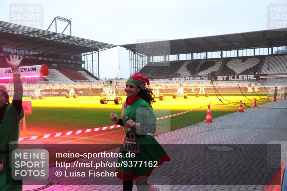 07.12.2025 - St. Pauli X-Mass-Run No. 15 Luisa Fischer http://msf.ph/oto/9377162 07.12.2025 10:00:34 Ziel 5, 1333, 1, 802, 910, 911, 934, 1112, 1333, 1354, 1360, 1404, 2140, 2141, 2186, 2729, 2964, 3336, 4129 meine-sportfotos.de