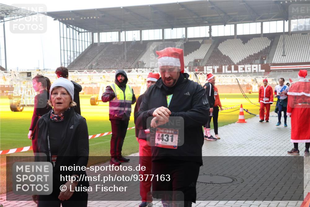 07.12.2025 - St. Pauli X-Mass-Run No. 15 Luisa Fischer http://msf.ph/oto/9377163 07.12.2025 10:25:37 Ziel 15, 4431, 1012, 915, 974, 1012, 1247, 1631, 1977, 1987, 1995, 2029, 3152, 3962, 4078, 4079, 4091, 4092, 4118, 4119, 4121, 4135, 4136, 4155, 4177, 4201, 4204, 4284, 4335, 4431, 4445, 4474, 4482, 4485, 4496, 4497, 4513, 4514, 4530, 4846 meine-sportfotos.de