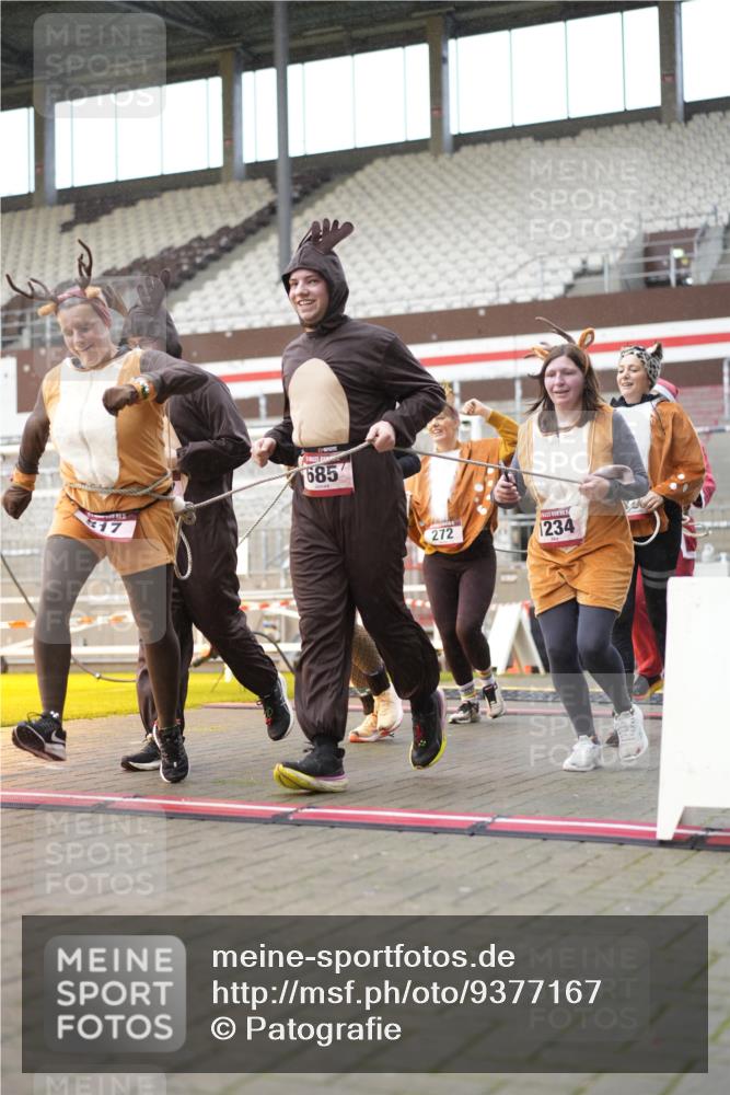 07.12.2025 - St. Pauli X-Mass-Run No. 15 Patografie http://msf.ph/oto/9377167 07.12.2025 10:07:16 Ziel 256, 265, 272, 517, 657, 685, 716, 767, 1187, 1234, 2983, 3414 meine-sportfotos.de