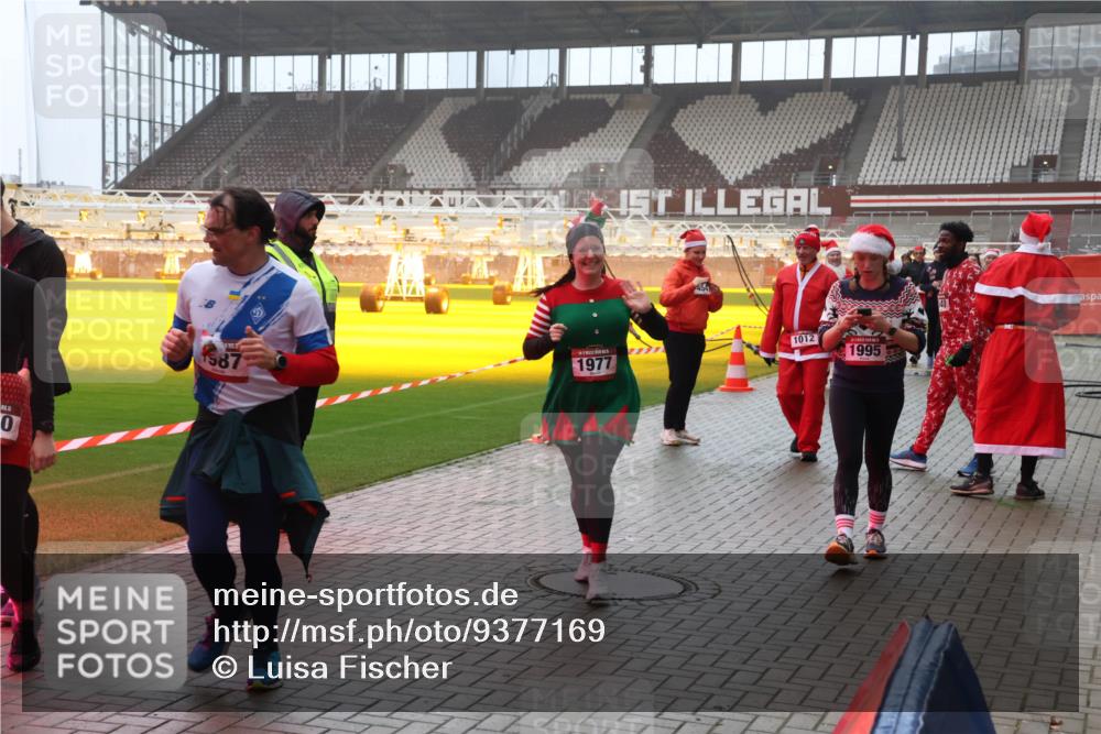 07.12.2025 - St. Pauli X-Mass-Run No. 15 Luisa Fischer http://msf.ph/oto/9377169 07.12.2025 10:25:42 Ziel 0, 1587, 1977, 1012, 1995, 915, 974, 1012, 1247, 1631, 1977, 1987, 1995, 2029, 2680, 3152, 3962, 4091, 4092, 4118, 4119, 4121, 4162, 4164, 4177, 4201, 4202, 4204, 4284, 4335, 4372, 4373, 4431, 4445, 4474, 4482, 4485, 4496, 4497, 4513, 4514, 4530, 4846 meine-sportfotos.de