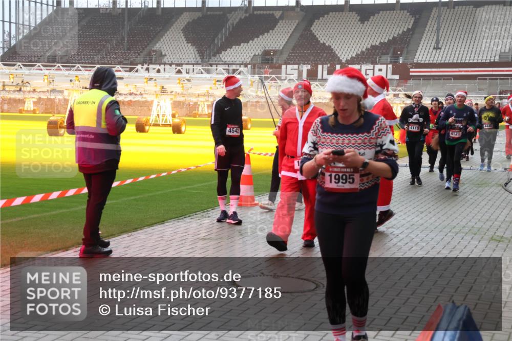 07.12.2025 - St. Pauli X-Mass-Run No. 15 Luisa Fischer http://msf.ph/oto/9377185 07.12.2025 10:25:45 Ziel 4542, 1995, 4119, 4445, 4121, 129, 404, 915, 1012, 1247, 1631, 1977, 1987, 1995, 2029, 2680, 3742, 3962, 4118, 4119, 4121, 4162, 4164, 4201, 4202, 4204, 4284, 4335, 4372, 4373, 4431, 4445, 4474, 4482, 4485, 4513, 4514, 4846 meine-sportfotos.de