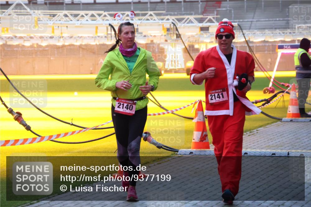 07.12.2025 - St. Pauli X-Mass-Run No. 15 Luisa Fischer http://msf.ph/oto/9377199 07.12.2025 10:00:44 Ziel 15, 2140, 5, 2141, 802, 855, 934, 1112, 1333, 1354, 1360, 1404, 1418, 1976, 2140, 2141, 2348, 2964, 3336, 4129 meine-sportfotos.de