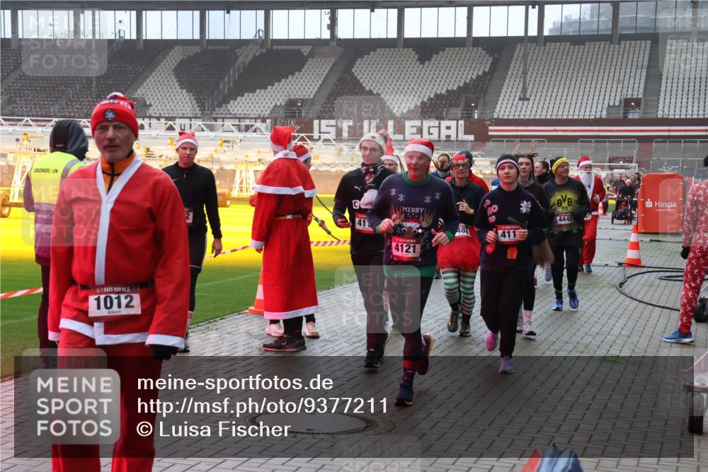07.12.2025 - St. Pauli X-Mass-Run No. 15 Luisa Fischer http://msf.ph/oto/9377211 07.12.2025 10:25:48 Ziel 1012, 41, 48, 411, 4121, 09, 4445, 50, 129, 211, 404, 1012, 1069, 1247, 1631, 1977, 1987, 1995, 2029, 2680, 3742, 3962, 4118, 4119, 4121, 4162, 4164, 4201, 4202, 4204, 4284, 4335, 4372, 4373, 4431, 4445, 4474, 4482, 4485, 4501, 4513, 4514, 4846 meine-sportfotos.de