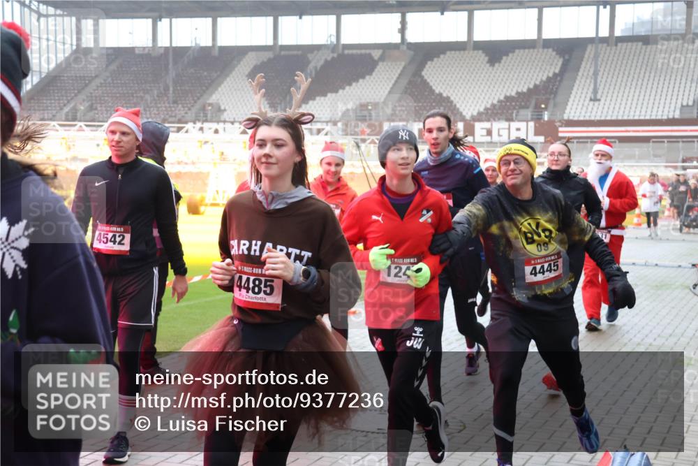 07.12.2025 - St. Pauli X-Mass-Run No. 15 Luisa Fischer http://msf.ph/oto/9377236 07.12.2025 10:25:51 Ziel 5, 4542, 4485, 125, 09, 4445, 31, 50, 129, 211, 369, 398, 404, 1012, 1069, 1247, 1631, 1977, 1987, 1995, 2029, 2104, 2680, 3742, 3779, 3962, 4118, 4119, 4121, 4162, 4164, 4201, 4202, 4204, 4284, 4335, 4372, 4373, 4431, 4445, 4474, 4482, 4485, 4501, 4513, 4514, 4846 meine-sportfotos.de