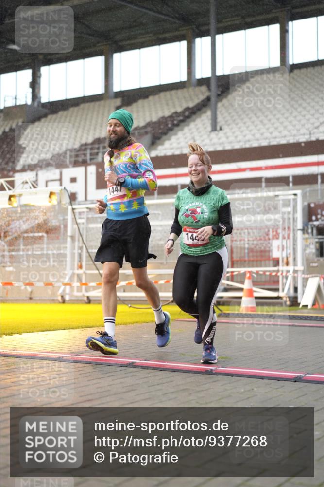 07.12.2025 - St. Pauli X-Mass-Run No. 15 Patografie http://msf.ph/oto/9377268 07.12.2025 10:07:32 Ziel 256, 265, 272, 657, 716, 767, 1234, 1447, 1449, 1543, 3003 meine-sportfotos.de