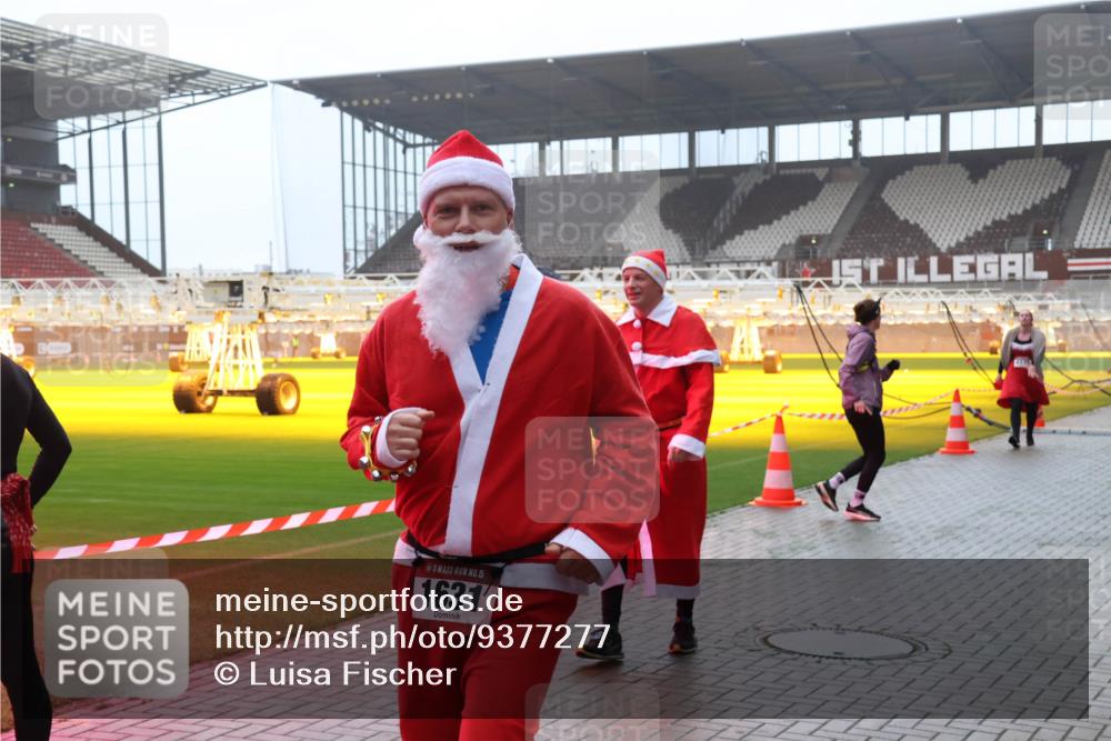 07.12.2025 - St. Pauli X-Mass-Run No. 15 Luisa Fischer http://msf.ph/oto/9377277 07.12.2025 10:25:56 Ziel 15, 1631, 50, 129, 211, 369, 374, 387, 398, 404, 1012, 1069, 1247, 1631, 1977, 1987, 1995, 2029, 2041, 2104, 2106, 2149, 2191, 2215, 2680, 3742, 3779, 3962, 4118, 4119, 4121, 4162, 4164, 4201, 4202, 4204, 4284, 4335, 4372, 4373, 4431, 4445, 4482, 4485, 4501 meine-sportfotos.de