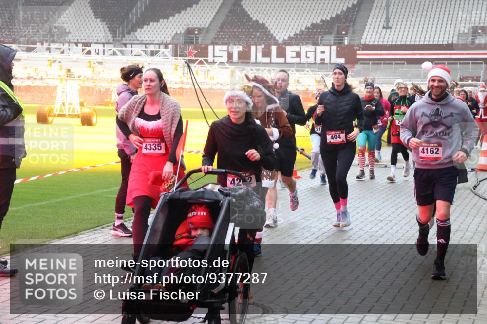 07.12.2025 - St. Pauli X-Mass-Run No. 15 Luisa Fischer http://msf.ph/oto/9377287 07.12.2025 10:26:04 Ziel 4335, 42, 2, 21, 404, 106, 4162, 214, 1, 50, 129, 211, 369, 374, 387, 398, 404, 422, 1069, 1227, 1247, 1538, 1561, 1581, 1586, 1631, 1977, 1987, 1995, 2029, 2041, 2104, 2106, 2149, 2191, 2215, 2680, 2896, 3742, 3779, 3805, 3910, 3918, 3962, 4118, 4119, 4121, 4162, 4164, 4201, 4202, 4204, 4284, 4300, 4301, 4335, 4372, 4373, 4445, 4482, 4485, 4501, 4775, 4782 meine-sportfotos.de