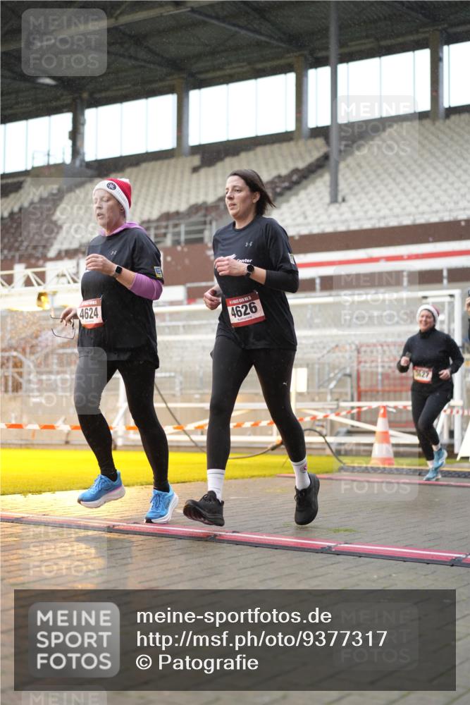 07.12.2025 - St. Pauli X-Mass-Run No. 15 Patografie http://msf.ph/oto/9377317 07.12.2025 10:07:55 Ziel 1905, 3627, 3628, 4231, 4623, 4624, 4626, 4734, 4737, 4740 meine-sportfotos.de