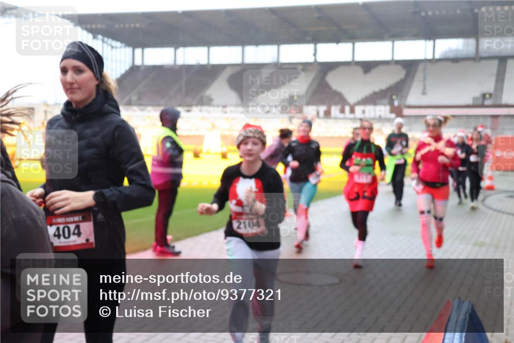 07.12.2025 - St. Pauli X-Mass-Run No. 15 Luisa Fischer http://msf.ph/oto/9377321 07.12.2025 10:26:08 Ziel 404, 2104, 50, 129, 211, 369, 374, 387, 398, 404, 422, 1069, 1227, 1247, 1538, 1561, 1581, 1586, 1631, 1977, 1987, 1995, 2029, 2041, 2104, 2106, 2149, 2191, 2215, 2680, 2896, 3742, 3779, 3805, 3910, 3918, 4118, 4119, 4121, 4162, 4164, 4201, 4202, 4204, 4284, 4300, 4301, 4372, 4373, 4445, 4482, 4485, 4492, 4501, 4775, 4782 meine-sportfotos.de