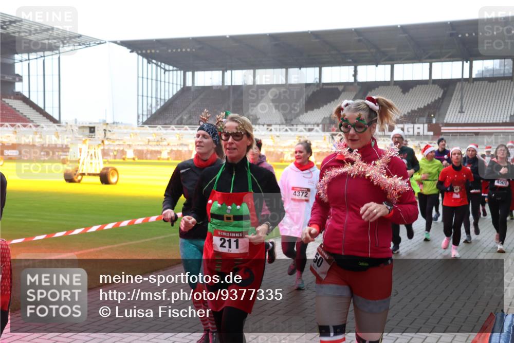 07.12.2025 - St. Pauli X-Mass-Run No. 15 Luisa Fischer http://msf.ph/oto/9377335 07.12.2025 10:26:10 Ziel 5, 211, 4372, 50, 102, 4501, 50, 129, 211, 369, 374, 387, 398, 404, 422, 1069, 1227, 1247, 1538, 1561, 1581, 1586, 1631, 2029, 2041, 2104, 2106, 2149, 2191, 2215, 2680, 2896, 3742, 3779, 3805, 3910, 3918, 4118, 4119, 4121, 4162, 4164, 4201, 4202, 4204, 4284, 4300, 4301, 4372, 4373, 4445, 4482, 4485, 4492, 4501, 4775, 4782 meine-sportfotos.de