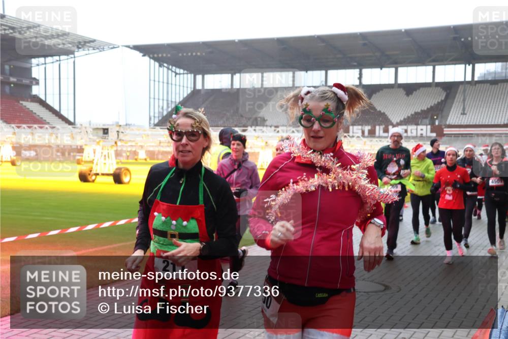 07.12.2025 - St. Pauli X-Mass-Run No. 15 Luisa Fischer http://msf.ph/oto/9377336 07.12.2025 10:26:10 Ziel 211, 50, 4501, 50, 129, 211, 369, 374, 387, 398, 404, 422, 1069, 1227, 1247, 1538, 1561, 1581, 1586, 1631, 2029, 2041, 2104, 2106, 2149, 2191, 2215, 2680, 2896, 3742, 3779, 3805, 3910, 3918, 4118, 4119, 4121, 4162, 4164, 4201, 4202, 4204, 4284, 4300, 4301, 4372, 4373, 4445, 4482, 4485, 4492, 4501, 4775, 4782 meine-sportfotos.de