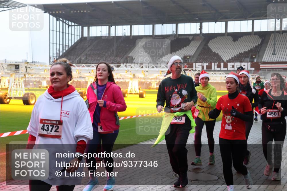 07.12.2025 - St. Pauli X-Mass-Run No. 15 Luisa Fischer http://msf.ph/oto/9377346 07.12.2025 10:26:12 Ziel 15, 4372, 369, 4501, 50, 129, 211, 369, 374, 387, 398, 404, 422, 1069, 1227, 1247, 1538, 1561, 1581, 1586, 1631, 2029, 2041, 2104, 2106, 2149, 2191, 2215, 2680, 2896, 3742, 3779, 3805, 3910, 3918, 4118, 4119, 4121, 4162, 4164, 4201, 4202, 4204, 4284, 4300, 4301, 4372, 4373, 4445, 4482, 4485, 4492, 4501, 4775, 4782 meine-sportfotos.de