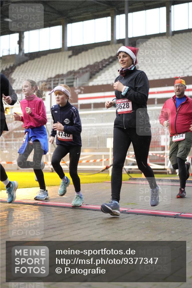07.12.2025 - St. Pauli X-Mass-Run No. 15 Patografie http://msf.ph/oto/9377347 07.12.2025 10:07:57 Ziel 2692, 3627, 3628, 4231, 4623, 4624, 4626, 4734, 4737, 4740 meine-sportfotos.de