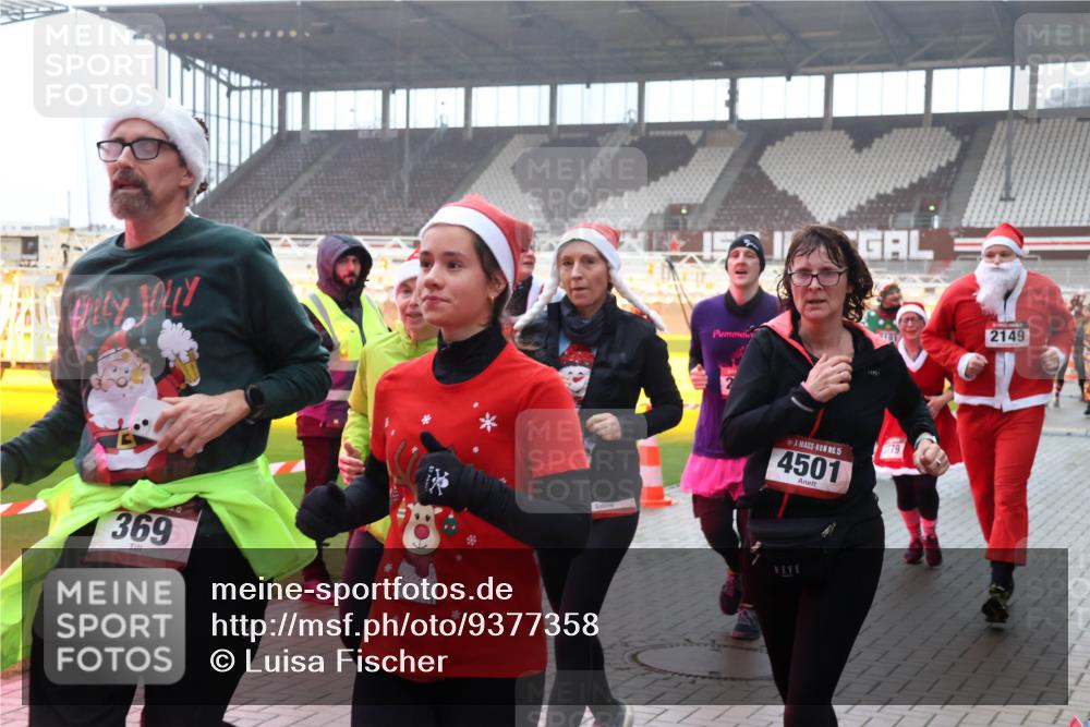 07.12.2025 - St. Pauli X-Mass-Run No. 15 Luisa Fischer http://msf.ph/oto/9377358 07.12.2025 10:26:13 Ziel 369, 1, 15, 4501, 779, 2149, 50, 129, 211, 369, 374, 387, 398, 404, 422, 1069, 1227, 1247, 1538, 1561, 1581, 1586, 1631, 2029, 2041, 2104, 2106, 2149, 2191, 2215, 2680, 2896, 3742, 3779, 3805, 3910, 3918, 4118, 4119, 4121, 4162, 4164, 4201, 4202, 4204, 4284, 4300, 4301, 4372, 4373, 4445, 4482, 4485, 4492, 4501, 4775, 4782 meine-sportfotos.de