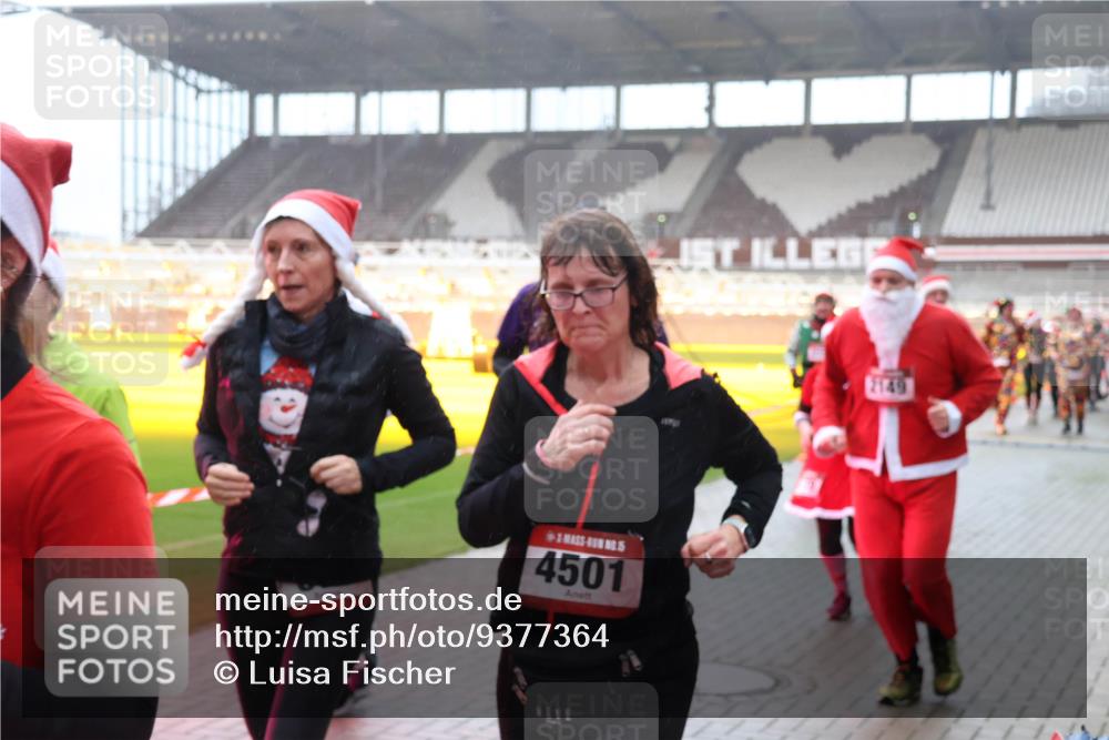 07.12.2025 - St. Pauli X-Mass-Run No. 15 Luisa Fischer http://msf.ph/oto/9377364 07.12.2025 10:26:14 Ziel 5, 4501, 2149, 50, 129, 211, 369, 374, 387, 398, 404, 422, 1069, 1227, 1247, 1538, 1561, 1581, 1586, 1631, 2029, 2041, 2104, 2106, 2149, 2191, 2215, 2680, 2896, 3742, 3779, 3805, 3910, 3918, 4118, 4119, 4121, 4162, 4164, 4202, 4284, 4300, 4301, 4372, 4373, 4445, 4482, 4485, 4492, 4501, 4775, 4782 meine-sportfotos.de