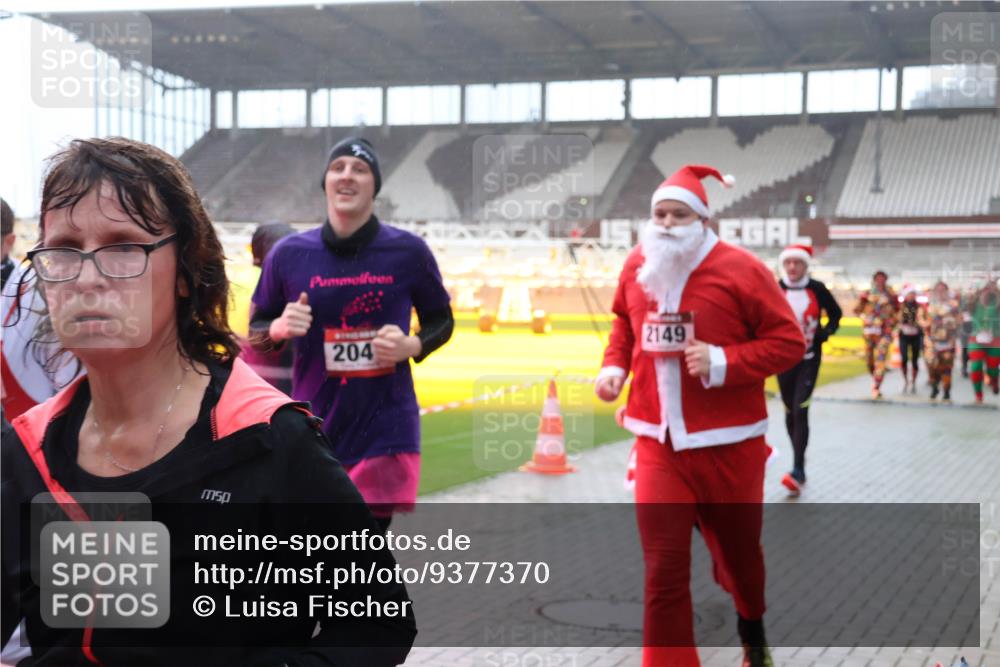 07.12.2025 - St. Pauli X-Mass-Run No. 15 Luisa Fischer http://msf.ph/oto/9377370 07.12.2025 10:26:14 Ziel 2149, 204, 50, 129, 211, 369, 374, 387, 398, 404, 422, 1069, 1227, 1247, 1538, 1561, 1581, 1586, 1631, 2029, 2041, 2104, 2106, 2149, 2191, 2215, 2680, 2896, 3742, 3779, 3805, 3910, 3918, 4118, 4119, 4121, 4162, 4164, 4202, 4284, 4300, 4301, 4372, 4373, 4445, 4482, 4485, 4492, 4501, 4775, 4782 meine-sportfotos.de