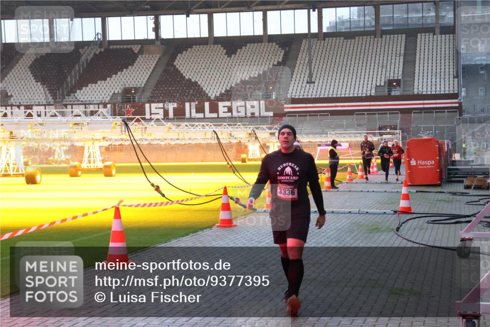 07.12.2025 - St. Pauli X-Mass-Run No. 15 Luisa Fischer http://msf.ph/oto/9377395 07.12.2025 10:01:16 Ziel 3336, 801, 855, 1050, 1418, 1887, 1892, 1976, 2348, 2378, 3084, 3336 meine-sportfotos.de