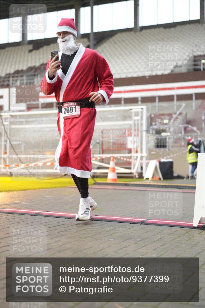 07.12.2025 - St. Pauli X-Mass-Run No. 15 Patografie http://msf.ph/oto/9377399 07.12.2025 10:08:04 Ziel 2691, 2692, 3627, 3628, 4231, 4623, 4624, 4626, 4734, 4737, 4740 meine-sportfotos.de