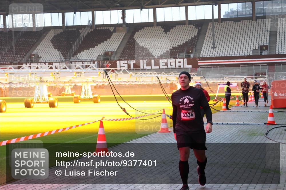 07.12.2025 - St. Pauli X-Mass-Run No. 15 Luisa Fischer http://msf.ph/oto/9377401 07.12.2025 10:01:17 Ziel 3336, 801, 855, 1050, 1418, 1887, 1892, 1976, 2348, 2378, 3084 meine-sportfotos.de