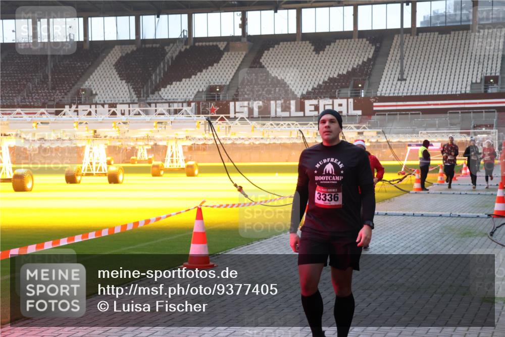07.12.2025 - St. Pauli X-Mass-Run No. 15 Luisa Fischer http://msf.ph/oto/9377405 07.12.2025 10:01:18 Ziel 3336, 801, 855, 1050, 1418, 1887, 1892, 1976, 2348, 2378, 3084 meine-sportfotos.de