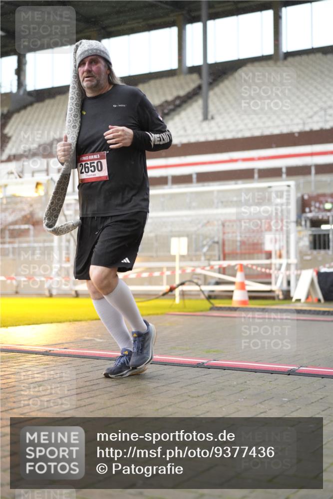 07.12.2025 - St. Pauli X-Mass-Run No. 15 Patografie http://msf.ph/oto/9377436 07.12.2025 10:08:20 Ziel 2650, 2746 meine-sportfotos.de