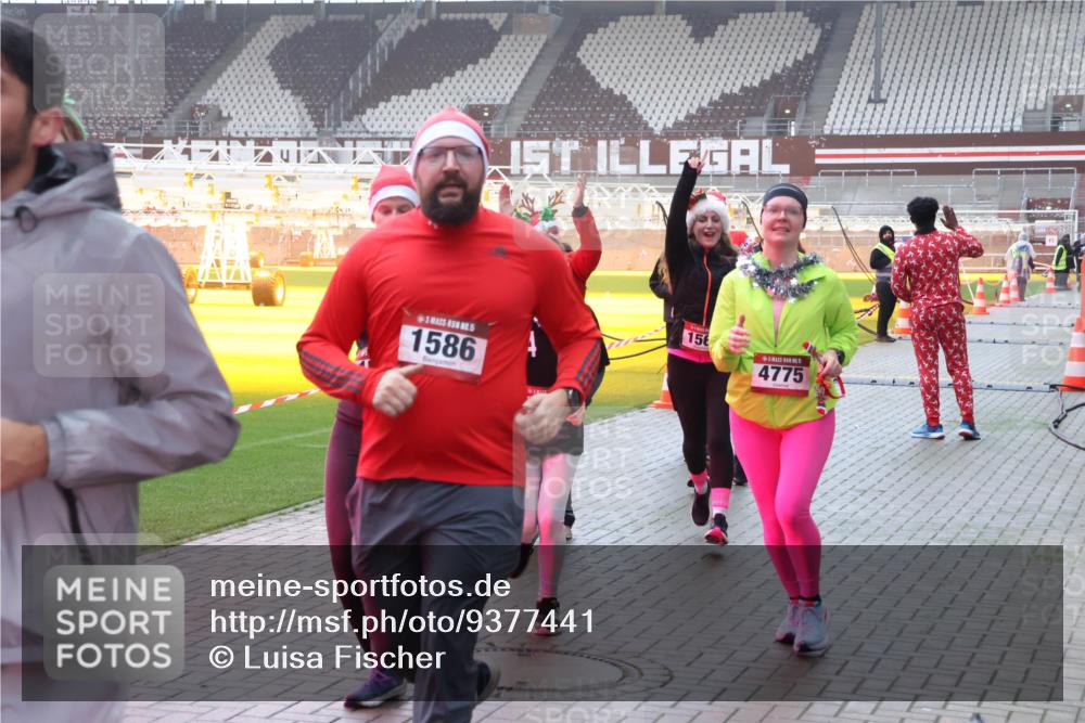 07.12.2025 - St. Pauli X-Mass-Run No. 15 Luisa Fischer http://msf.ph/oto/9377441 07.12.2025 10:26:25 Ziel 5, 1586, 156, 5, 4775, 23, 50, 129, 211, 369, 374, 387, 398, 404, 422, 1069, 1227, 1538, 1561, 1581, 1586, 2041, 2104, 2106, 2149, 2191, 2215, 2680, 2896, 2922, 3698, 3699, 3742, 3779, 3805, 3910, 3918, 4044, 4093, 4162, 4164, 4202, 4300, 4301, 4372, 4373, 4492, 4501, 4775, 4782 meine-sportfotos.de