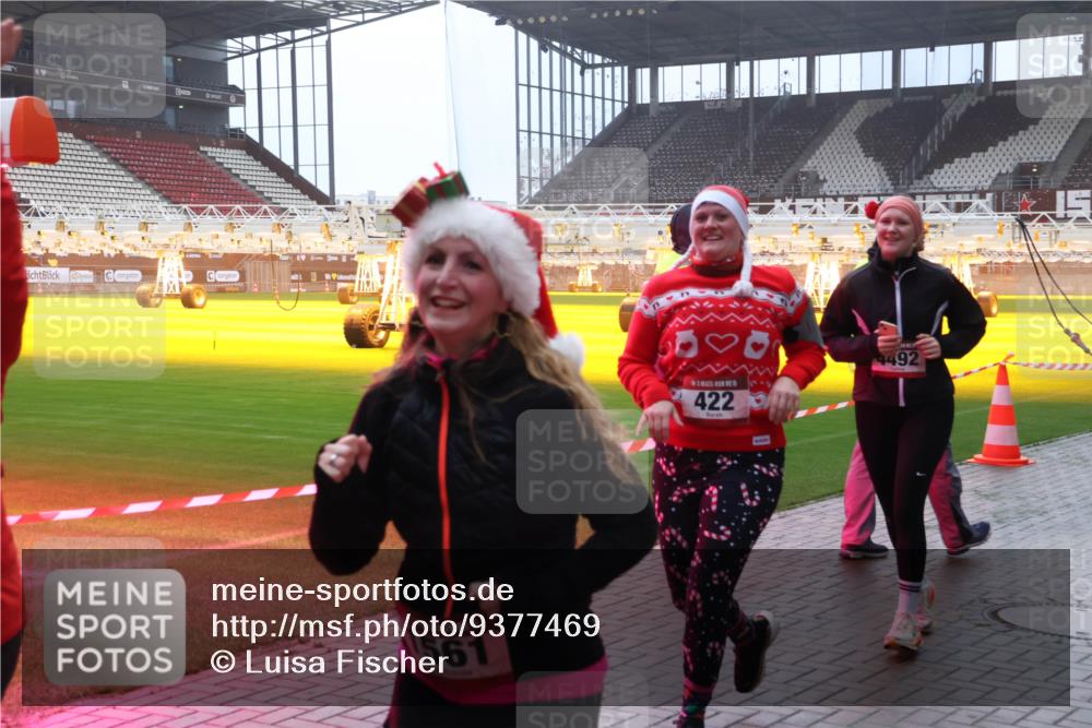 07.12.2025 - St. Pauli X-Mass-Run No. 15 Luisa Fischer http://msf.ph/oto/9377469 07.12.2025 10:26:28 Ziel 561, 5, 422, 4492, 23, 28, 50, 129, 211, 368, 369, 374, 387, 398, 404, 422, 1069, 1227, 1538, 1561, 1581, 1586, 1639, 2041, 2104, 2106, 2149, 2191, 2215, 2896, 2922, 3698, 3699, 3742, 3779, 3805, 3910, 3918, 4044, 4093, 4162, 4164, 4202, 4300, 4301, 4460, 4461, 4469, 4492, 4501, 4529, 4532, 4775, 4782, 5010 meine-sportfotos.de