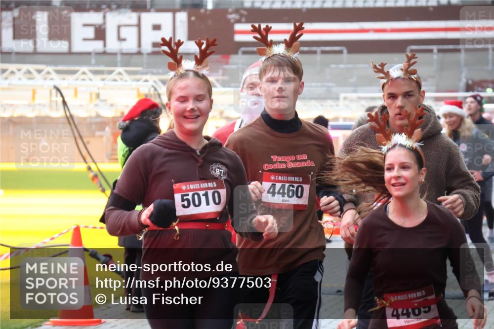 07.12.2025 - St. Pauli X-Mass-Run No. 15 Luisa Fischer http://msf.ph/oto/9377503 07.12.2025 10:27:01 Ziel 15, 87, 5010, 15, 4460, 15, 4405, 23, 28, 368, 1396, 1638, 1639, 2068, 2518, 2648, 2649, 2922, 3698, 3699, 3771, 3787, 3792, 3828, 4044, 4093, 4185, 4384, 4448, 4460, 4461, 4469, 4481, 4506, 4512, 4529, 4532, 4699, 4703, 4705, 4709, 5010 meine-sportfotos.de