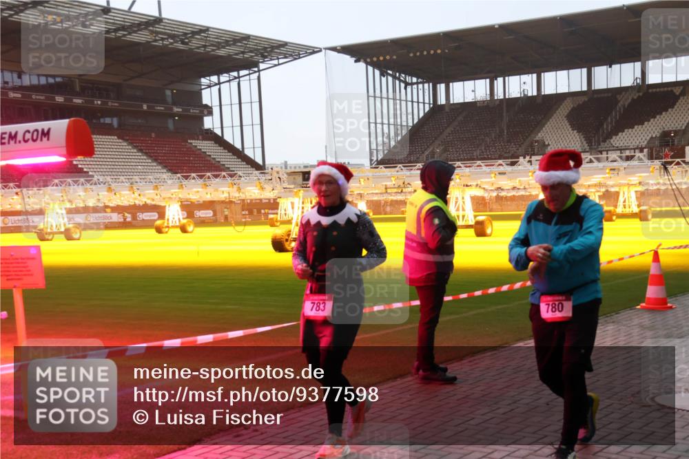 07.12.2025 - St. Pauli X-Mass-Run No. 15 Luisa Fischer http://msf.ph/oto/9377598 07.12.2025 10:01:59 Ziel 783, 780, 118, 393, 780, 783, 801, 804, 959, 1124, 1294, 1724, 1760, 1859, 1887, 1892, 2167, 2528, 2681, 3187, 3580, 3582, 3629, 3878 meine-sportfotos.de