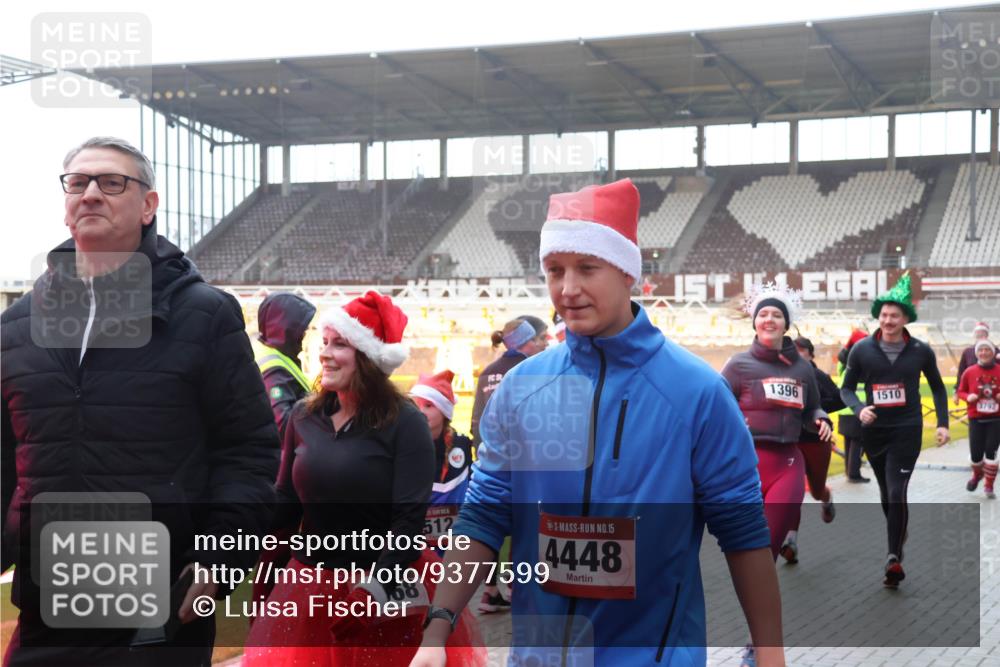 07.12.2025 - St. Pauli X-Mass-Run No. 15 Luisa Fischer http://msf.ph/oto/9377599 07.12.2025 10:27:23 Ziel 68, 512, 15, 4448, 1396, 1510, 3792, 159, 1312, 1317, 1396, 1468, 1472, 1618, 3720, 3771, 3787, 3792, 3828, 4185, 4225, 4334, 4353, 4384, 4391, 4409, 4410, 4506, 4512, 4705 meine-sportfotos.de