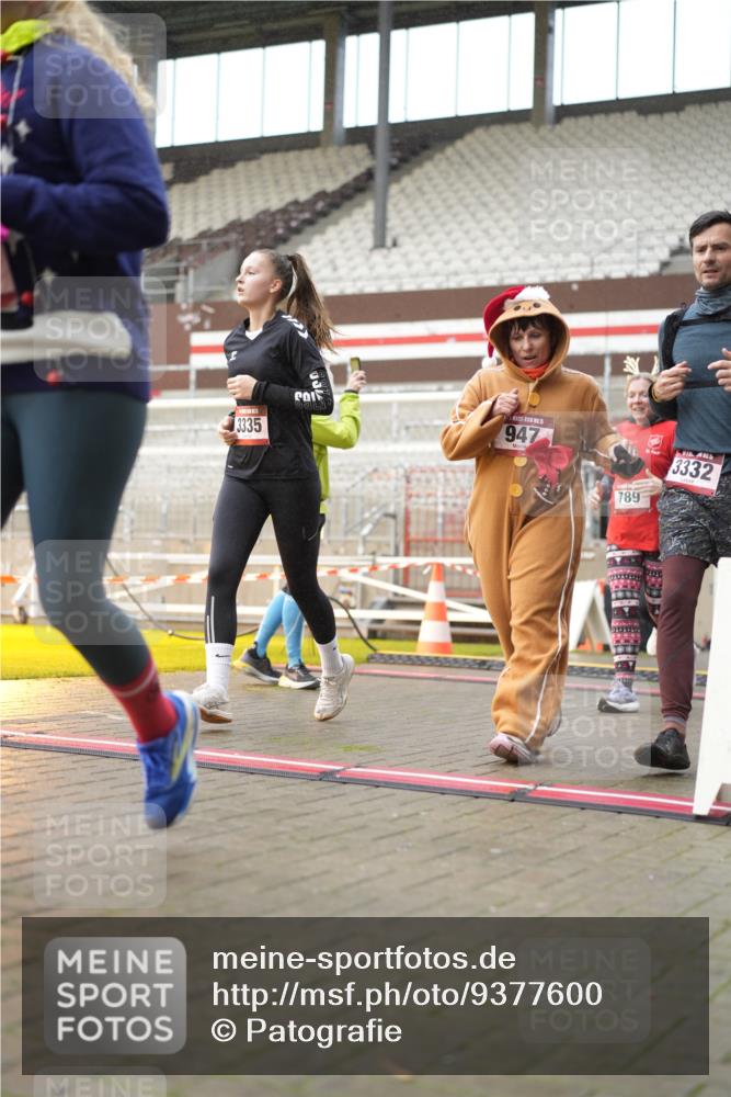 07.12.2025 - St. Pauli X-Mass-Run No. 15 Patografie http://msf.ph/oto/9377600 07.12.2025 10:08:41 Ziel 390, 707, 789, 947, 1002, 1031, 1176, 2247, 2248, 2521, 3212, 3332, 3335, 3495, 3671, 3759, 3904, 3907, 4205, 4232, 4234, 4451 meine-sportfotos.de