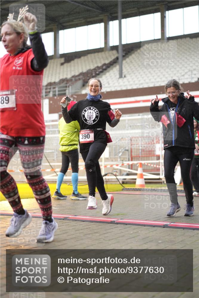 07.12.2025 - St. Pauli X-Mass-Run No. 15 Patografie http://msf.ph/oto/9377630 07.12.2025 10:08:43 Ziel 390, 707, 786, 789, 947, 1002, 1031, 1176, 2247, 2248, 2521, 3212, 3332, 3335, 3484, 3495, 3671, 3759, 3904, 3907, 4205, 4232, 4234, 4451 meine-sportfotos.de