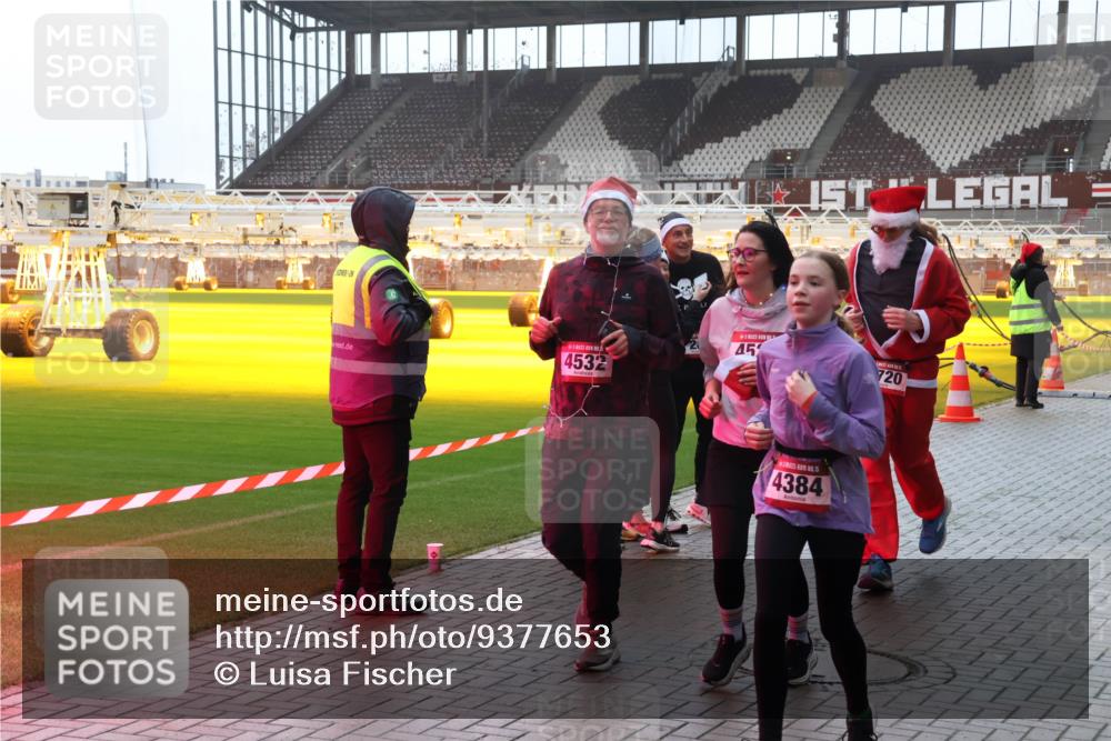 07.12.2025 - St. Pauli X-Mass-Run No. 15 Luisa Fischer http://msf.ph/oto/9377653 07.12.2025 10:27:31 Ziel 45, 720, 4532, 15, 4384, 159, 1312, 1317, 1468, 1472, 1618, 3571, 3714, 3715, 3720, 3771, 3787, 3792, 3828, 4185, 4225, 4334, 4353, 4384, 4391, 4409, 4410, 4705 meine-sportfotos.de