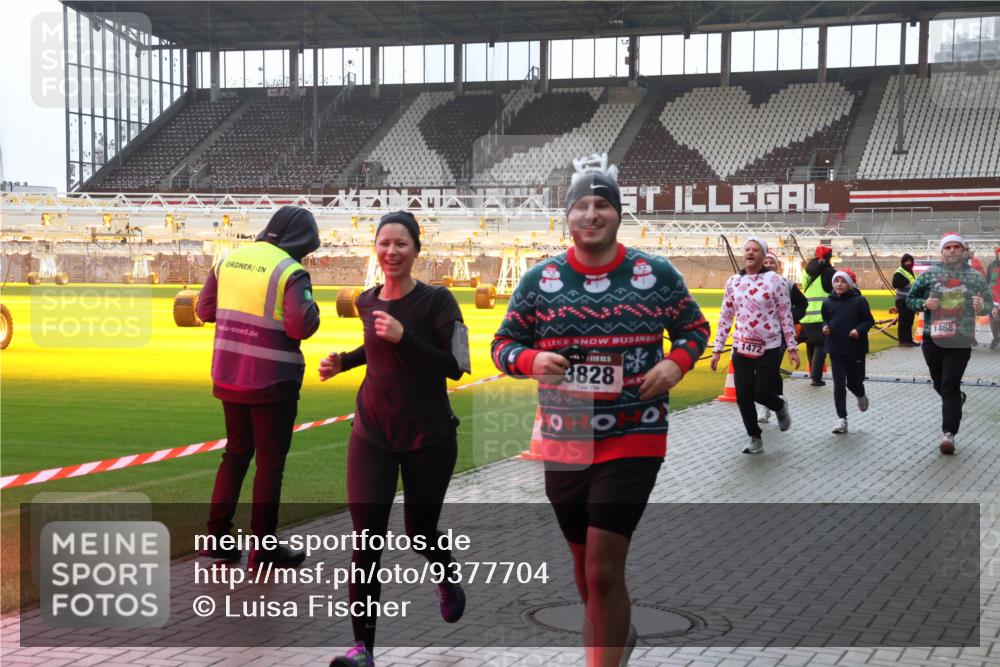 07.12.2025 - St. Pauli X-Mass-Run No. 15 Luisa Fischer http://msf.ph/oto/9377704 07.12.2025 10:27:40 Ziel 3828, 0, 1472, 1468, 159, 1312, 1317, 1468, 1472, 1618, 2677, 3571, 3706, 3707, 3714, 3715, 3720, 3722, 3723, 3771, 3787, 3793, 3828, 4185, 4225, 4334, 4353, 4384, 4391, 4409, 4410, 4435 meine-sportfotos.de
