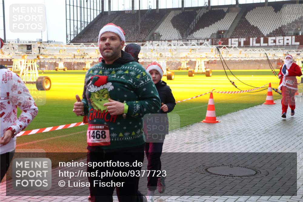 07.12.2025 - St. Pauli X-Mass-Run No. 15 Luisa Fischer http://msf.ph/oto/9377723 07.12.2025 10:27:44 Ziel 1468, 4334, 159, 175, 1312, 1317, 1468, 1472, 1618, 2677, 3154, 3156, 3571, 3706, 3707, 3714, 3715, 3720, 3722, 3723, 3793, 4225, 4334, 4353, 4384, 4391, 4409, 4410, 4435 meine-sportfotos.de