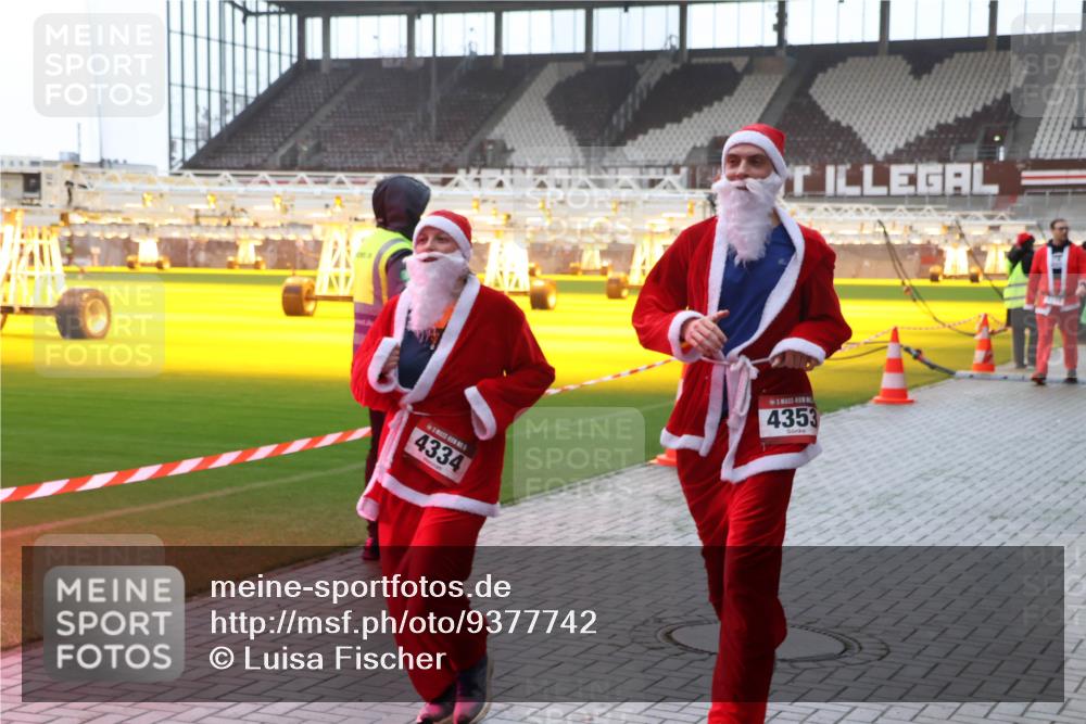 07.12.2025 - St. Pauli X-Mass-Run No. 15 Luisa Fischer http://msf.ph/oto/9377742 07.12.2025 10:27:47 Ziel 4334, 4353, 159, 175, 1312, 1317, 1468, 1472, 1618, 2060, 2677, 3154, 3156, 3571, 3706, 3707, 3714, 3715, 3720, 3722, 3723, 3793, 4225, 4334, 4353, 4391, 4409, 4410, 4435, 4515, 4516 meine-sportfotos.de