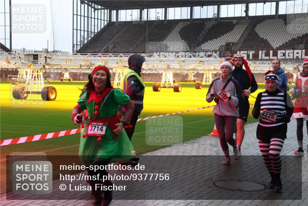 07.12.2025 - St. Pauli X-Mass-Run No. 15 Luisa Fischer http://msf.ph/oto/9377756 07.12.2025 10:27:56 Ziel 3714, 3722, 4225, 175, 1312, 1317, 1468, 1472, 1618, 2060, 2101, 2188, 2677, 3154, 3156, 3458, 3571, 3706, 3707, 3713, 3714, 3715, 3720, 3722, 3723, 3793, 4225, 4334, 4353, 4383, 4391, 4409, 4410, 4435, 4462, 4463, 4515, 4516 meine-sportfotos.de