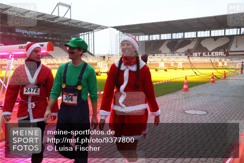 07.12.2025 - St. Pauli X-Mass-Run No. 15 Luisa Fischer http://msf.ph/oto/9377800 07.12.2025 10:03:01 Ziel 5, 2472, 304, 63, 304, 885, 918, 1105, 1314, 1828, 1829, 1934, 2510, 2514, 2604, 2780, 2781, 2908, 2923, 3284, 3518, 3892, 3944 meine-sportfotos.de