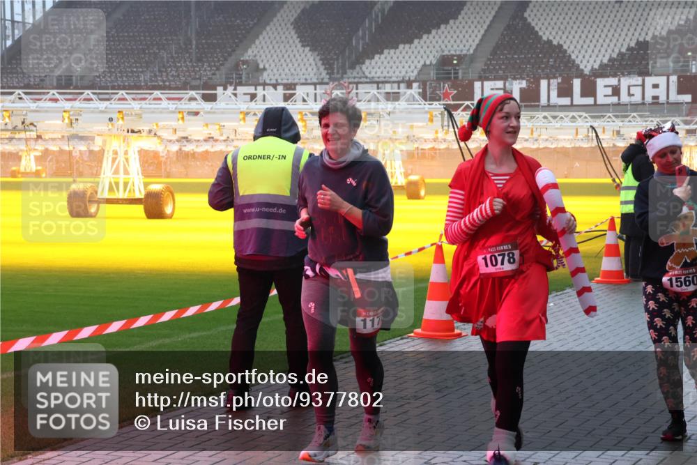 07.12.2025 - St. Pauli X-Mass-Run No. 15 Luisa Fischer http://msf.ph/oto/9377802 07.12.2025 11:08:50 Ziel 117, 15, 1078, 1560, 100, 152, 155, 166, 396, 446, 629, 635, 653, 758, 772, 774, 784, 1078, 1123, 1129, 1170, 1184, 1226, 1230, 1249, 1342, 1355, 1412, xxxx, 1424, 1464, 1491, 1520, 1525, 1559, 1560, 1596, 1625, 1706, 1809, 1810, 2259, 2893, 4471, 4584, 4798, 4815, 4819, 4830 meine-sportfotos.de