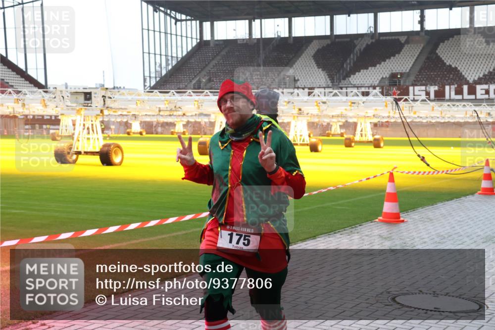 07.12.2025 - St. Pauli X-Mass-Run No. 15 Luisa Fischer http://msf.ph/oto/9377806 07.12.2025 10:28:07 Ziel 15, 175, 175, 1312, 1317, 1717, 2060, 2101, 2188, 2677, 3154, 3156, 3458, 3571, 3706, 3707, 3713, 3714, 3715, 3722, 3723, 3793, 4132, 4133, 4225, 4350, 4383, 4435, 4453, 4454, 4462, 4463, 4515, 4516, 4527, 4538, 4875 meine-sportfotos.de