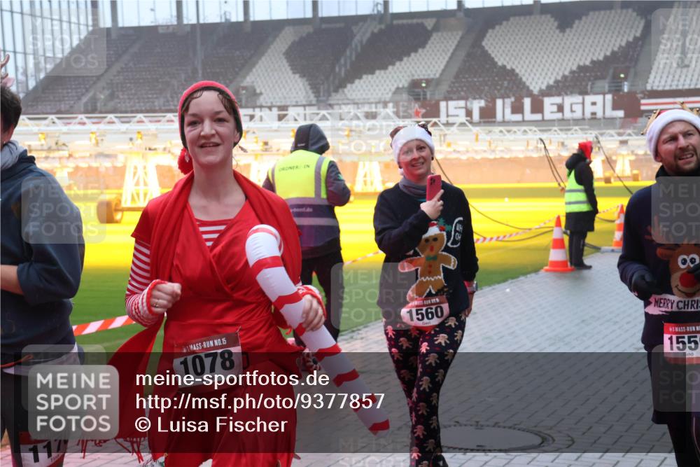 07.12.2025 - St. Pauli X-Mass-Run No. 15 Luisa Fischer http://msf.ph/oto/9377857 07.12.2025 11:08:52 Ziel 1170, 15, 1078, 1560, 155, 100, 152, 155, 166, 396, 446, 629, 635, 653, 758, 772, 784, 1078, 1170, 1184, 1226, 1230, 1249, 1342, 1355, 1412, xxxx, 1424, 1464, 1491, 1520, 1525, 1559, 1560, 1596, 1625, 1706, 1809, 1810, 2259, 2893, 4471, 4584, 4798, 4815, 4819, 4830 meine-sportfotos.de