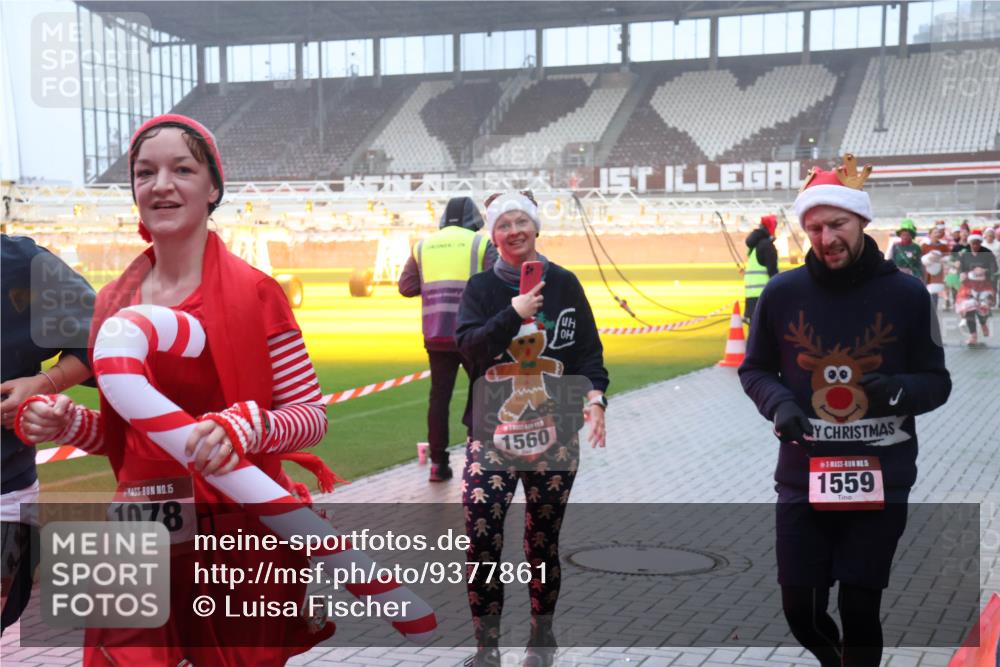 07.12.2025 - St. Pauli X-Mass-Run No. 15 Luisa Fischer http://msf.ph/oto/9377861 07.12.2025 11:08:52 Ziel 15, 1078, 1560, 15, 1559, 100, 152, 155, 166, 396, 446, 629, 635, 653, 758, 772, 784, 1078, 1170, 1184, 1226, 1230, 1249, 1342, 1355, 1412, xxxx, 1424, 1464, 1491, 1520, 1525, 1559, 1560, 1596, 1625, 1706, 1809, 1810, 2259, 2893, 4471, 4584, 4798, 4815, 4819, 4830 meine-sportfotos.de