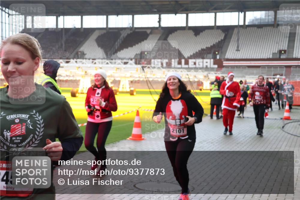 07.12.2025 - St. Pauli X-Mass-Run No. 15 Luisa Fischer http://msf.ph/oto/9377873 07.12.2025 10:28:17 Ziel 04, 2024, 15, 458, 2101, 175, 1507, 1717, 1742, 1745, 2060, 2101, 2188, 2677, 3154, 3156, 3412, 3458, 3706, 3707, 3713, 3714, 3715, 3722, 3723, 3727, 3729, 3730, 3793, 3879, 3881, 3883, 4064, 4065, 4132, 4133, 4159, 4160, 4189, 4344, 4350, 4376, 4380, 4383, 4435, 4453, 4454, 4462, 4463, 4515, 4516, 4527, 4538, 4700, 4704, 4708, 4710, 4875 meine-sportfotos.de